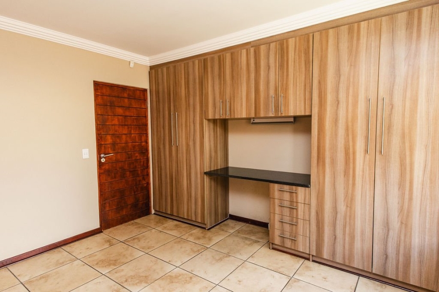 3 Bedroom Property for Sale in Langenhovenpark Free State